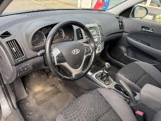 Hyundai I-30 CW 1.4i i-Motion picture 10