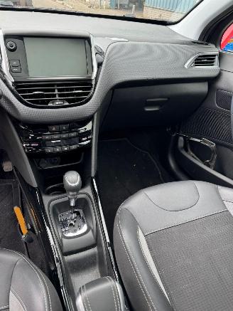 Peugeot 2008 1.2 PureTech Allure picture 13