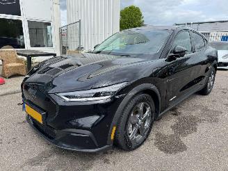 uszkodzony samochody osobowe Ford Mustang Mach-e Ford Mustang Mach-E RWD 75 kWh 2021/5