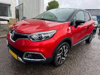 Damaged car Renault Captur 0.9 TCe Helly Hansen 2015/1