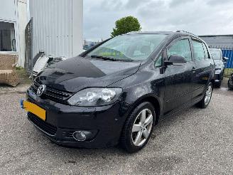 Damaged car Volkswagen Golf plus 1.6 TDI Highline 2009/11