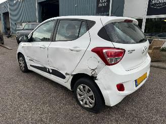 Hyundai I-10 Hyundai i10 1.0i i-Motion Comfort picture 3