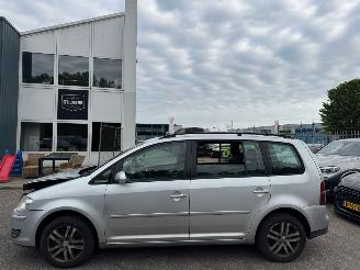 Volkswagen Touran 1.9 TDI Comfortline Business picture 2