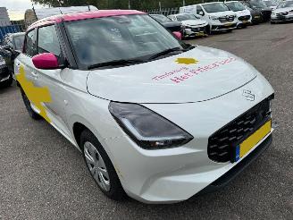 krockskadad bil auto Suzuki Swift 1.2 Comfort Smart Hybrid 2025/11