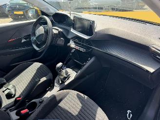 Peugeot 208 1.2 PureTech Active Pack picture 16