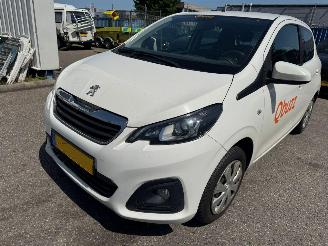 Damaged car Peugeot 108 1.0 e-VTi Active 2020/8