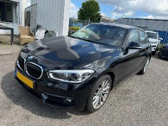 Damaged car BMW 1-serie 118i  AUTOMAAT Corporate Lease High Executive 2018/11