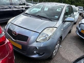 Coche accidentado Toyota Yaris 1.3 AUTOMAATVVTi Luna MMT 2006/8