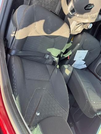 Renault Clio 0.9 TCe Limited picture 16