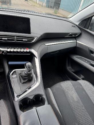 Peugeot 5008 1.2 PureTech Active picture 13