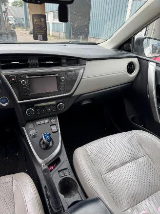 Toyota Auris 1.8 AUTOMAAT Hybrid Executive picture 13