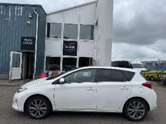 Toyota Auris 1.8 AUTOMAAT Hybrid Executive picture 2