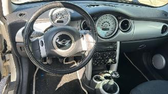 Mini Cooper 1.6 Cooper picture 10