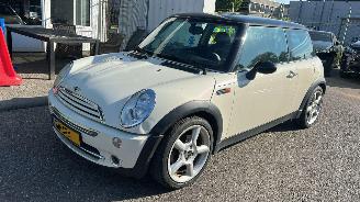 Schadeauto Mini Cooper 1.6 Cooper 2004/10