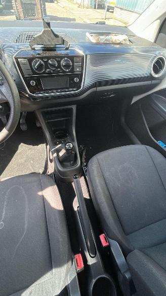 Volkswagen Up! 1.0 BMT move up! picture 10