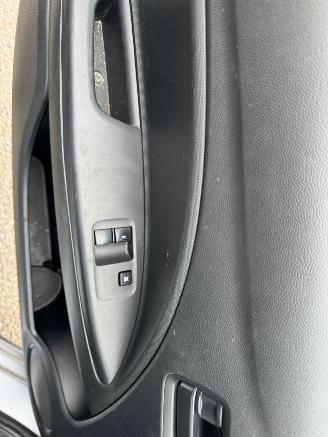 Mitsubishi Space-star 1.2 Connect + picture 12