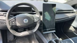 Fisker  AWD EXTREME Lng Range 113 kWh 572 PK picture 10