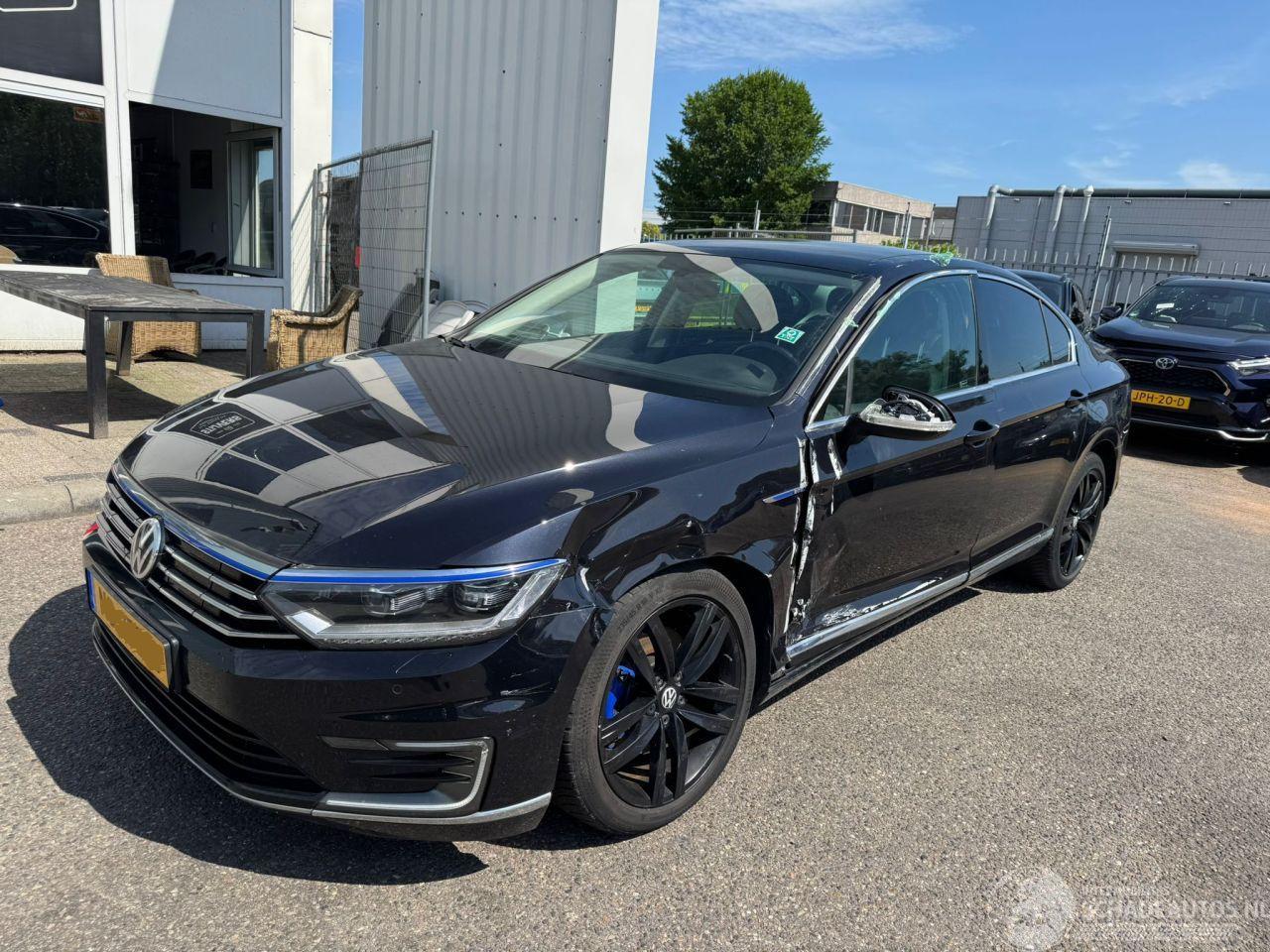 Volkswagen Passat 1.4 AUTOMAAT TSI GTE Connected Series Plus