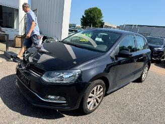 Schadeauto Volkswagen Polo 1.2 TSI Highline 2016/9