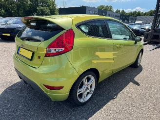 Ford Fiesta 1.6 Ghia picture 5