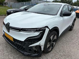 Voiture accidenté Renault Mégane E-Tech EV60 Optimum Charge Equilibre 2023/7