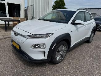 Schadeauto Hyundai Kona EV Comfort 64 kWh 2020/12