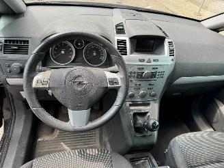 Opel Zafira 1.8 Cosmo picture 8
