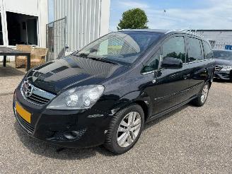 Schadeauto Opel Zafira 1.8 Cosmo 2011/11