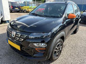krockskadad bil auto Dacia Spring Comfort Plus 27 kWh 2023/1
