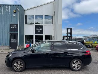 Peugeot 308 SW 2.0 BlueHDI Blue Lease Executive picture 2
