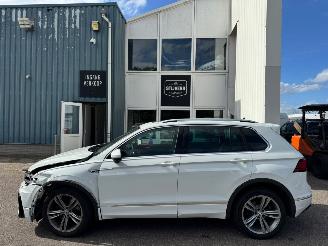 Volkswagen Tiguan 2.0 AUTOMAAT TSI 4Motion Highline Business R picture 2