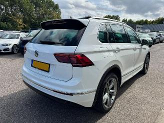 Damaged car Volkswagen Tiguan 2.0 AUTOMAAT TSI 4Motion Highline Business R 2019/7