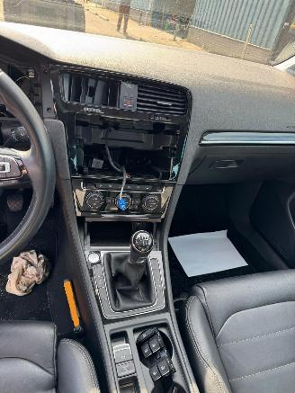 Volkswagen Golf 1.0 TSI Highline Business R picture 12