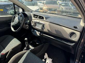 Toyota Yaris 1.0 VVT-i Aspiration picture 13