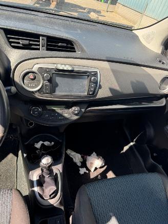 Toyota Yaris 1.0 VVT-i Aspiration picture 12