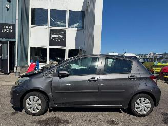 Toyota Yaris 1.0 VVT-i Aspiration picture 2