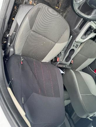 Ford Focus 1.0 EcoBoost Trend picture 17