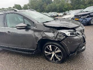Peugeot 2008 1.2 PureTech GT-line picture 6