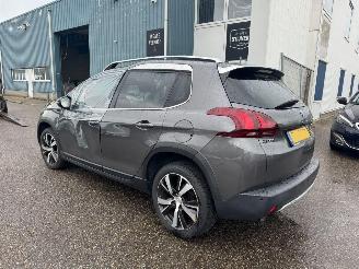 Peugeot 2008 1.2 PureTech GT-line picture 3