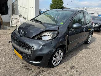 Schadeauto Peugeot 107 1.0-12V Urban Move 2010/10