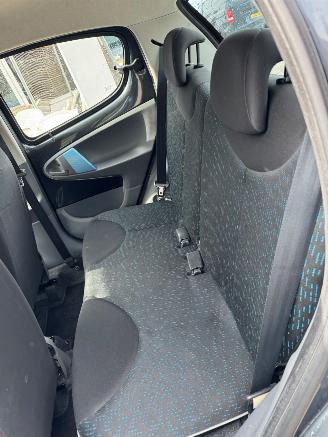 Peugeot 107 1.0-12V Urban Move picture 15