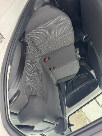 Volkswagen Up! 1.0 BMT up! beats picture 17