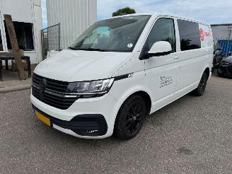 Schade bestelwagen Volkswagen Transporter 2.0 AUTOMAAT TDI L1H1 30 Bulli Dubbel Cabine 2023/2