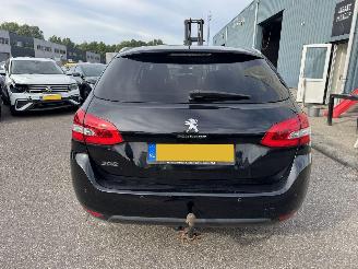Peugeot 308 1.2 PureTech Blue Lease Executive picture 3