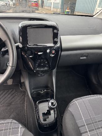 Peugeot 108 1.2 e-VTi AIIure automaat picture 10