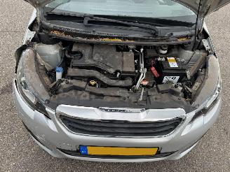 Peugeot 108 1.2 e-VTi AIIure automaat picture 15