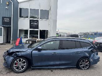 Unfallwagen Ford Focus 1.0 EcoBoost Hybride ST Line Style 2022/6