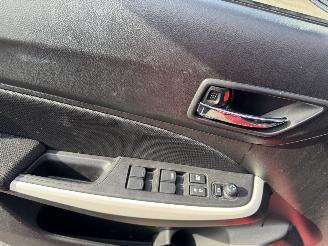 Suzuki Swift 1.2 Stijl Smart Hybrid picture 17