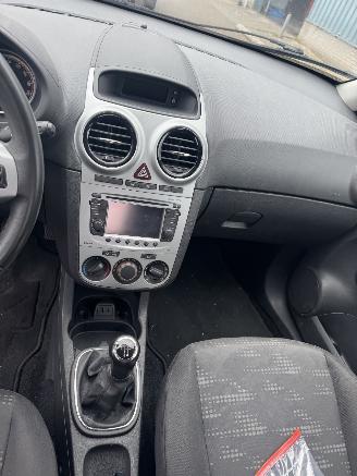 Opel Corsa 1.2 16v Berlin picture 9