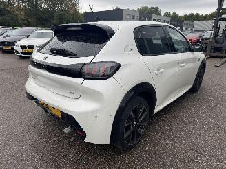Peugeot 208 1.2 PureTech GT Pack AUTOMAAT picture 2